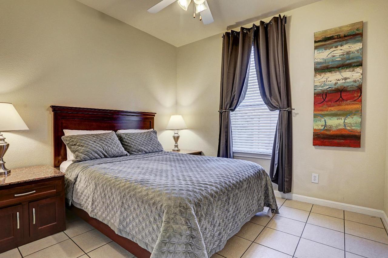 Villa Corporate 2 bedroom Suite Furnished Condo Houston Buitenkant foto