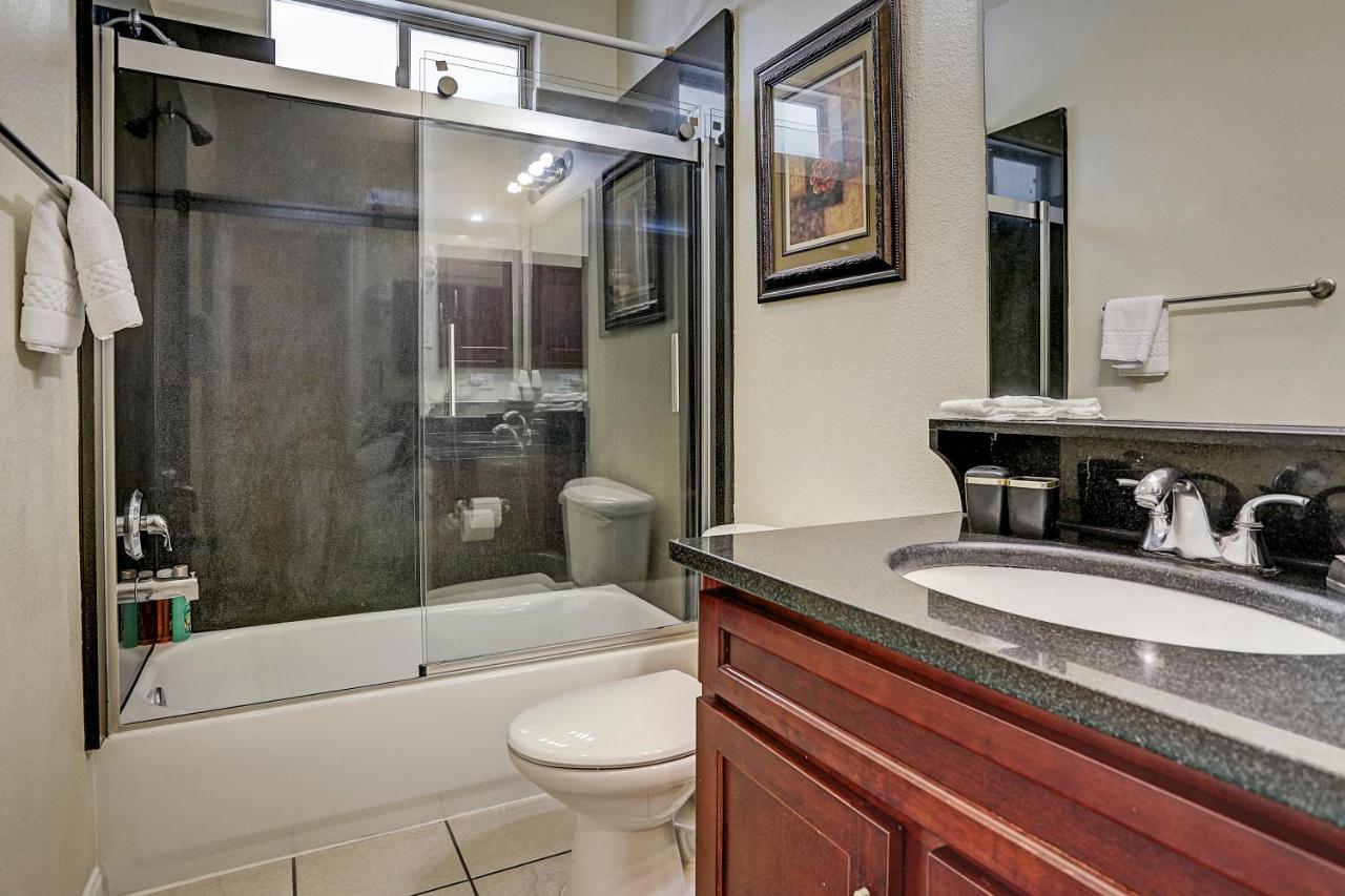 Villa Corporate 2 bedroom Suite Furnished Condo Houston Buitenkant foto